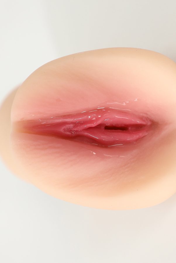 Pequeños torsos eróticos con diseño hiperrealista