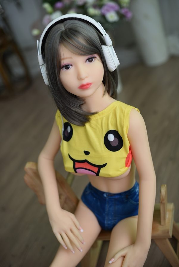 Pequeña Y Sensual Real Doll Para Momentos Íntimos