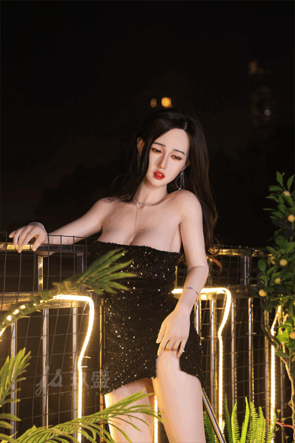 Una Muñeca Sexual Joven Espera Cumplir Cada Deseo Íntimo Que Has Imaginado