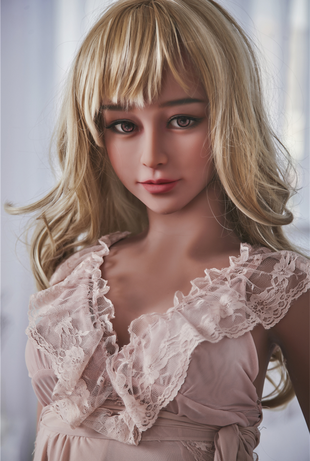 Déjate Atrapar por Esta Sex Doll 148cm de TPE con Curvas Exuberantes